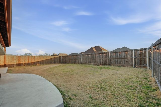 956 Manuel Drive, Fate, TX 75087