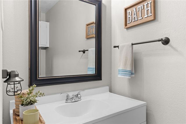 1407 Airline Drive B, College Station, TX 77845