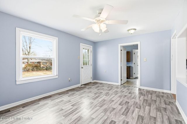 5573 Bruce Ave, Louisville, KY 40214