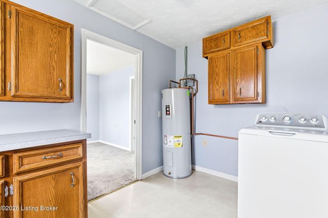 5573 Bruce Ave, Louisville, KY 40214