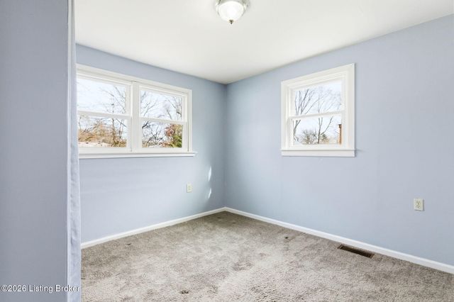 5573 Bruce Ave, Louisville, KY 40214