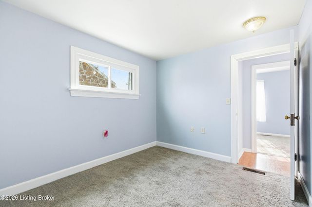 5573 Bruce Ave, Louisville, KY 40214