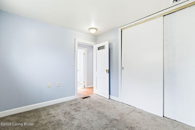 5573 Bruce Ave, Louisville, KY 40214