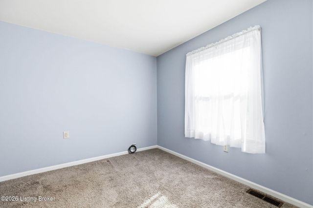 5573 Bruce Ave, Louisville, KY 40214