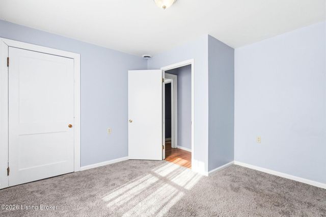 5573 Bruce Ave, Louisville, KY 40214