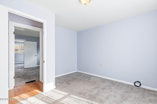 5573 Bruce Ave, Louisville, KY 40214