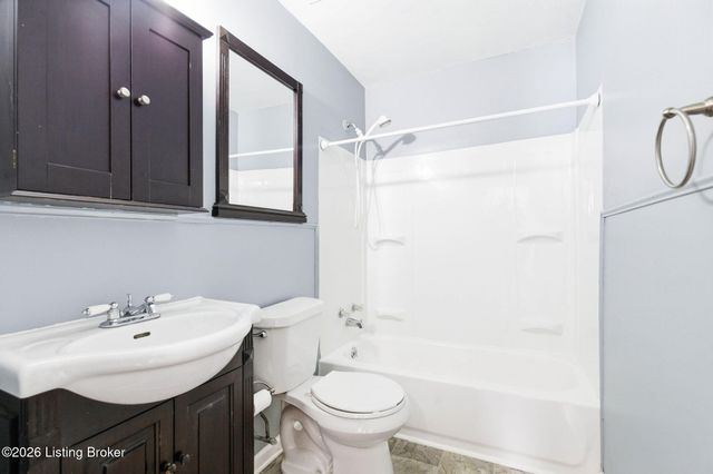 5573 Bruce Ave, Louisville, KY 40214