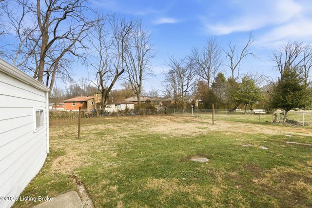 5573 Bruce Ave, Louisville, KY 40214