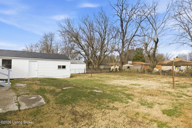 5573 Bruce Ave, Louisville, KY 40214