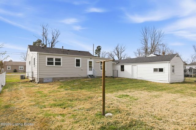 5573 Bruce Ave, Louisville, KY 40214