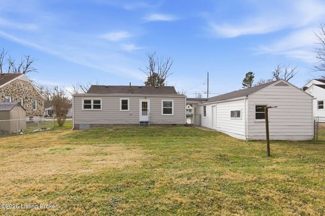 5573 Bruce Ave, Louisville, KY 40214