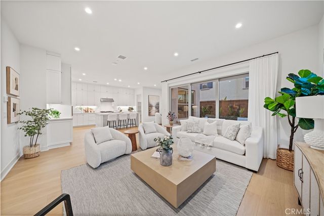 242 Maricopa, Irvine, CA 92618