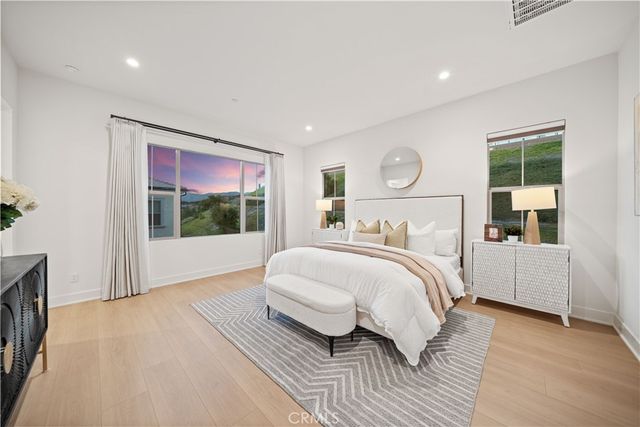 242 Maricopa, Irvine, CA 92618