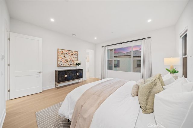 242 Maricopa, Irvine, CA 92618