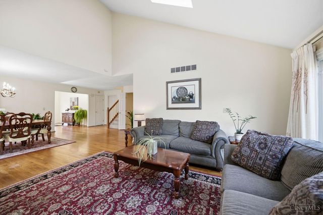 6865 Fox Hill Lane, Madeira, OH 45236