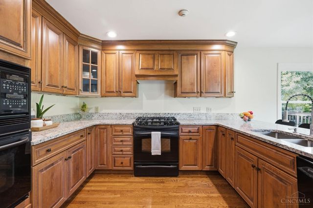 6865 Fox Hill Lane, Madeira, OH 45236