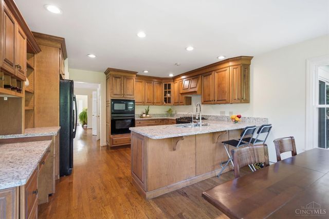 6865 Fox Hill Lane, Madeira, OH 45236