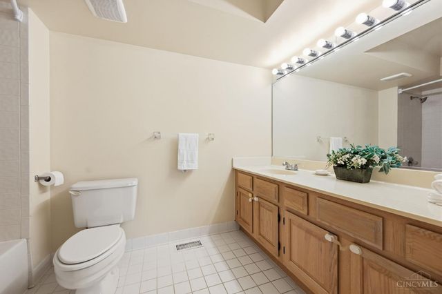 6865 Fox Hill Lane, Madeira, OH 45236
