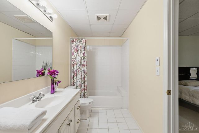 6865 Fox Hill Lane, Madeira, OH 45236