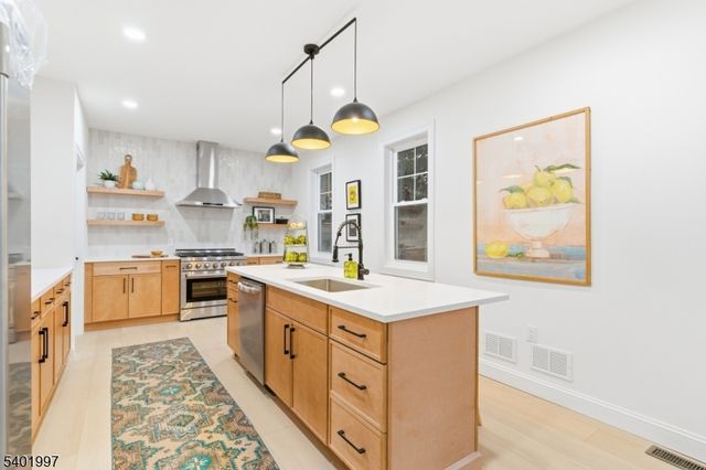 41 Entwistle Ave, Nutley Twp., NJ 07110