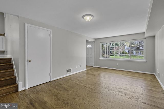 8908 CHARLES AUGUSTINE DR, Alexandria, VA 22308