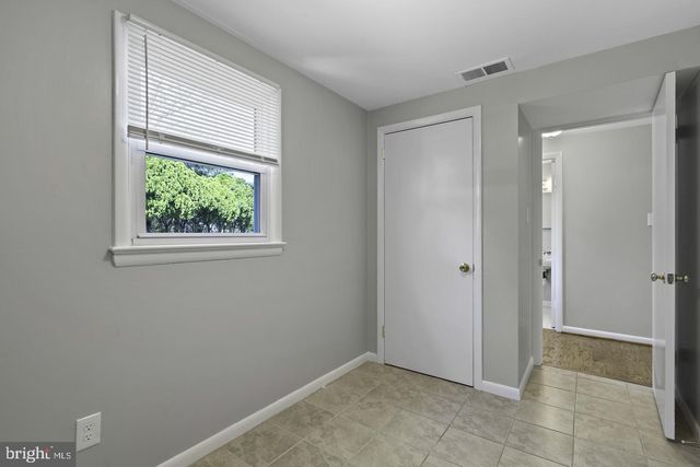 8908 CHARLES AUGUSTINE DR, Alexandria, VA 22308