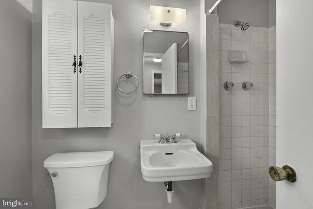 8908 CHARLES AUGUSTINE DR, Alexandria, VA 22308