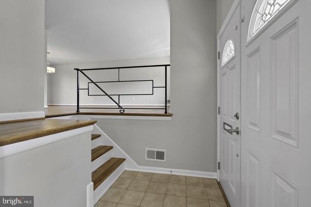8908 CHARLES AUGUSTINE DR, Alexandria, VA 22308