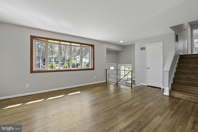 8908 CHARLES AUGUSTINE DR, Alexandria, VA 22308