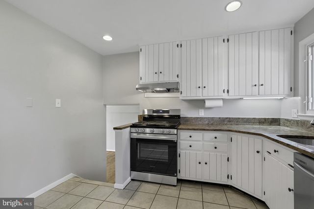 8908 CHARLES AUGUSTINE DR, Alexandria, VA 22308