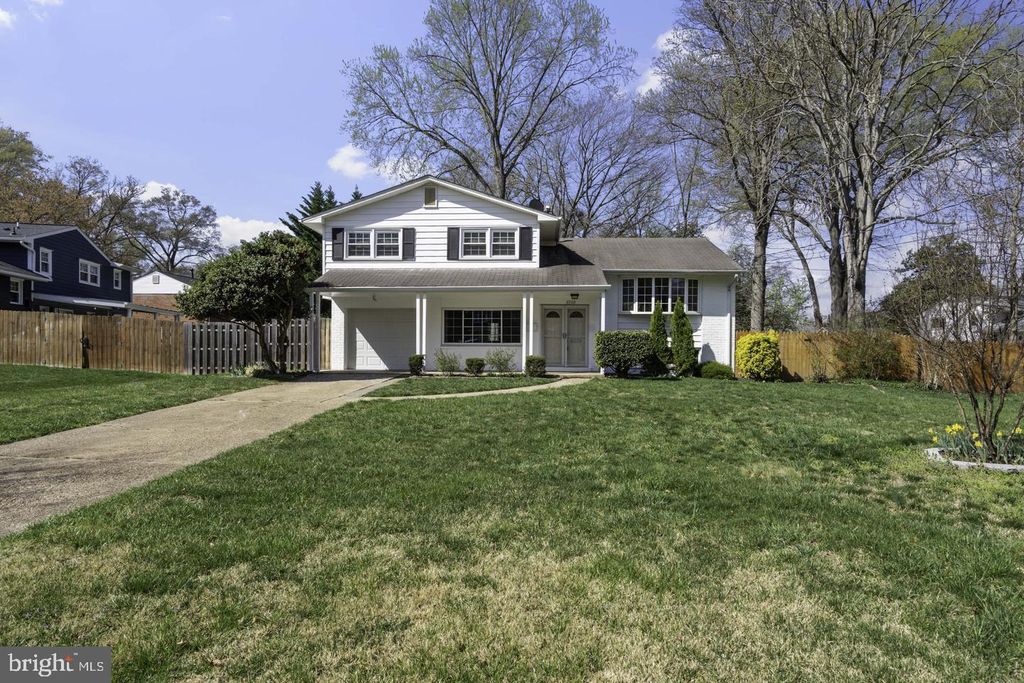 8908 CHARLES AUGUSTINE DR, Alexandria, VA 22308