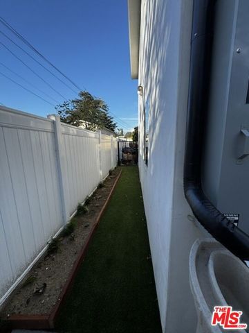3212 Glenhurst Avenue, Los Angeles, CA 90039