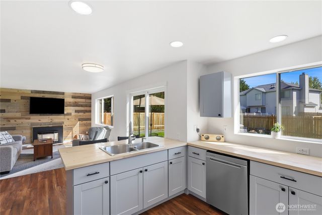 21505 42nd Avenue E, Spanaway, WA 98387