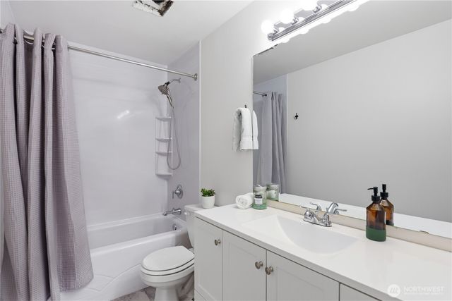 21505 42nd Avenue E, Spanaway, WA 98387