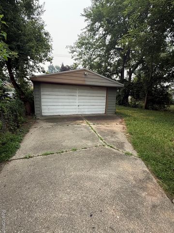 1478 E Harry Avenue, Hazel Park, MI 48030