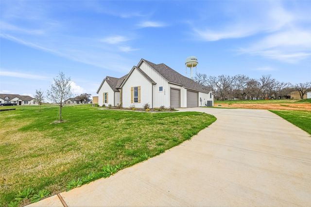 1005 Ronnie Court, Springtown, TX 76082