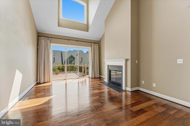 44237 SILVERPALM GROVE TER, Leesburg, VA 20176