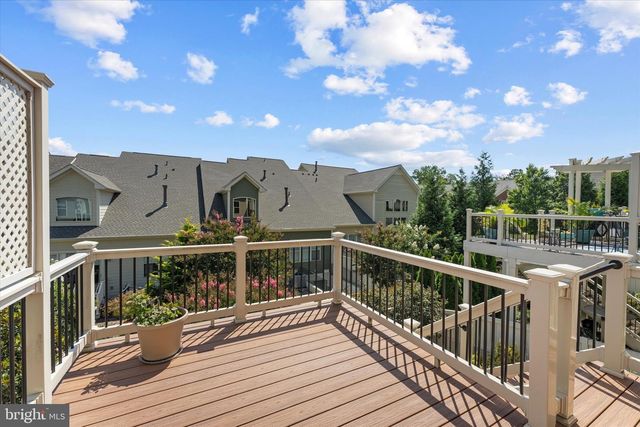44237 SILVERPALM GROVE TER, Leesburg, VA 20176