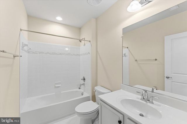 44237 SILVERPALM GROVE TER, Leesburg, VA 20176