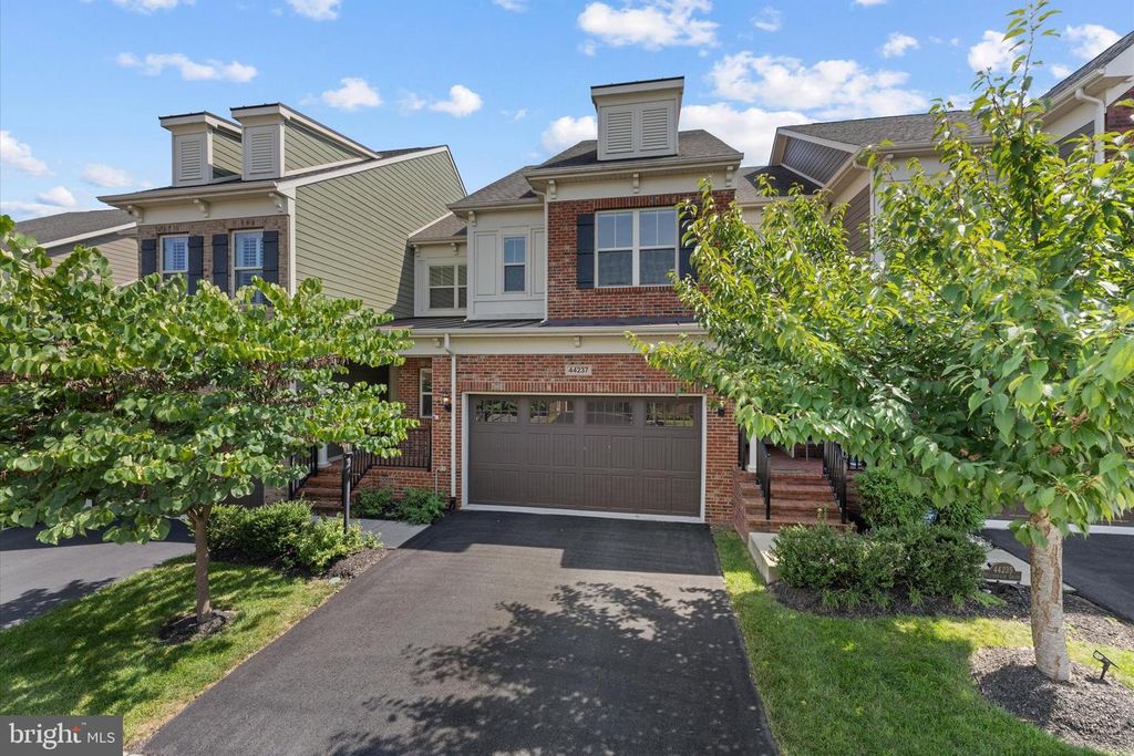 44237 SILVERPALM GROVE TER, Leesburg, VA 20176