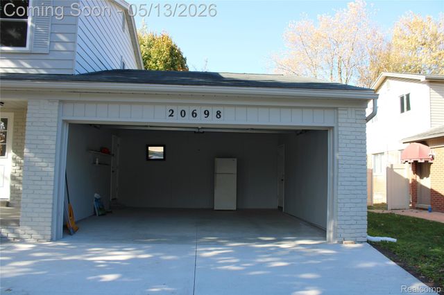 20698 Coachwood Road, Riverview, MI 48193