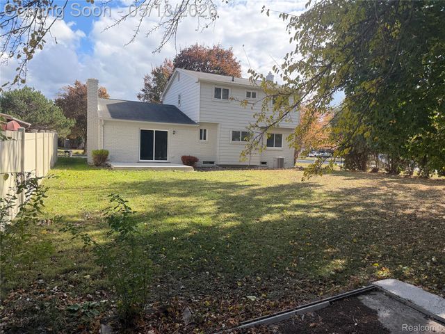 20698 Coachwood Road, Riverview, MI 48193