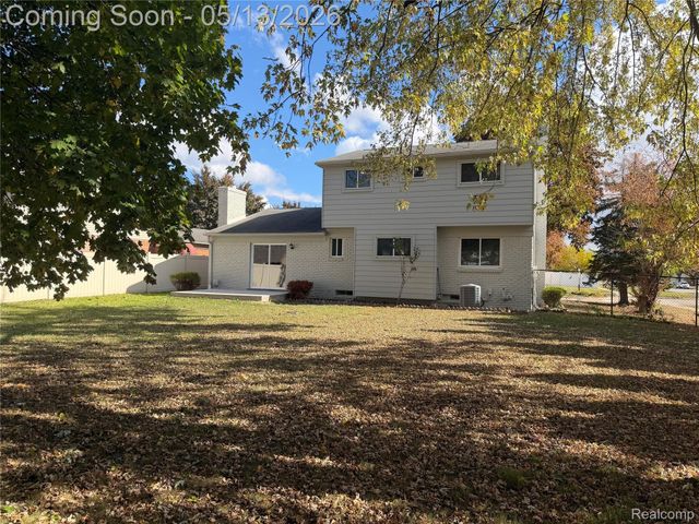 20698 Coachwood Road, Riverview, MI 48193