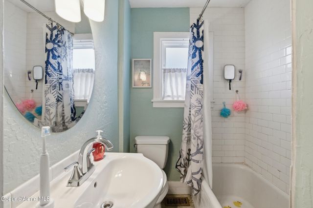 930 N 7th ST, Coeur D'alene, ID 83814