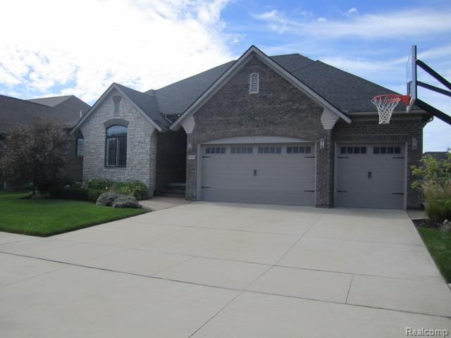 49389 Monarch Drive, Macomb, MI 48044