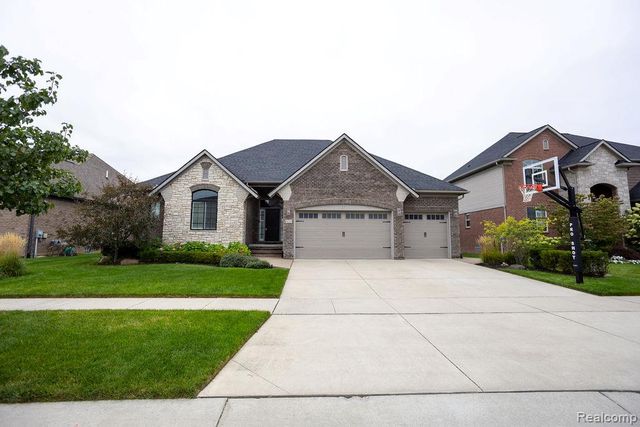 49389 Monarch Drive, Macomb, MI 48044