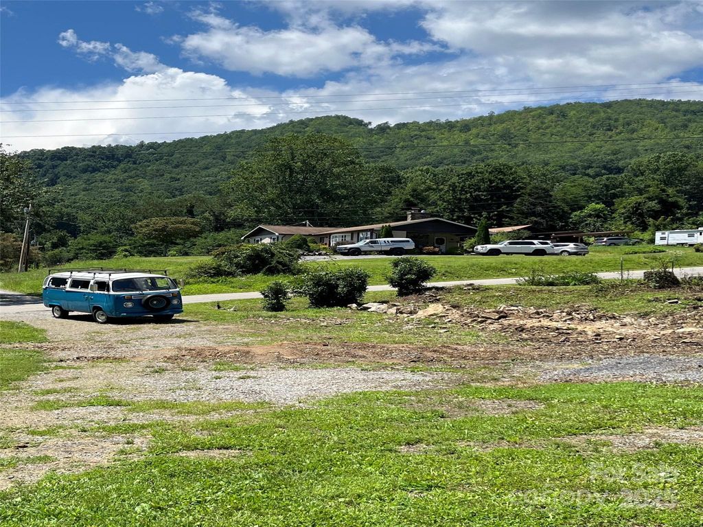 102 Sheepback Mountain Road, Maggie Valley, NC 28751