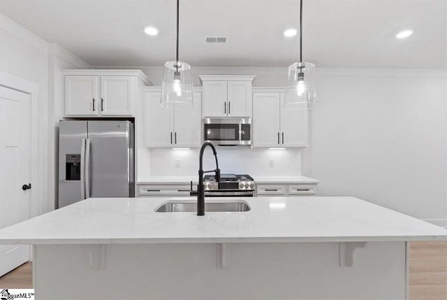 15 Thurlow Court, Greenville, SC 29615