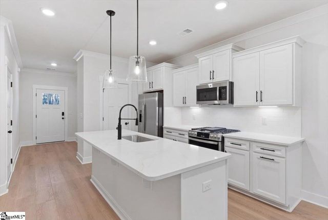 15 Thurlow Court, Greenville, SC 29615