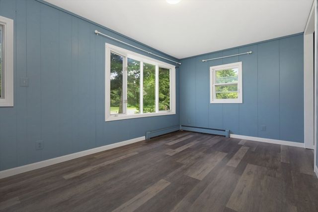 71 Box Pond Dr, Bellingham, MA 02019